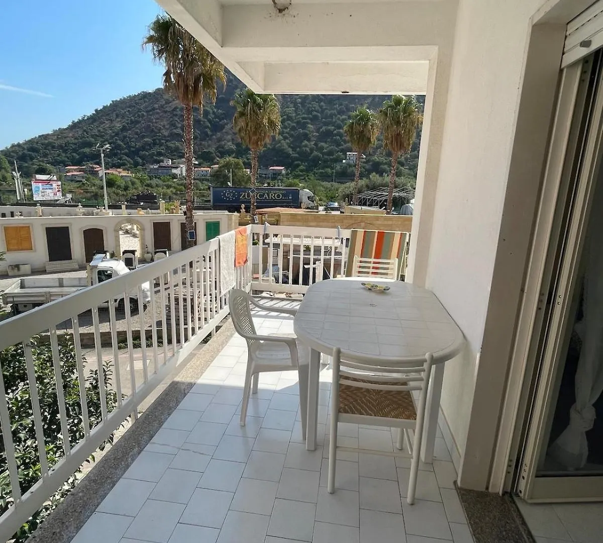 Jimmy 'S House Apartment Brolo Italy
